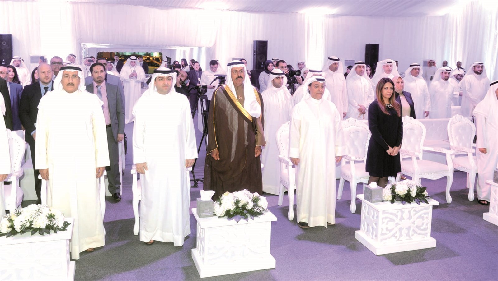 أبل والنواف والمضف يتقدمون الحضور (تصوير زكريا عطية)