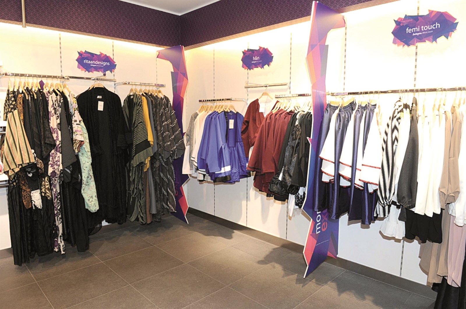 جانب من التصميمات