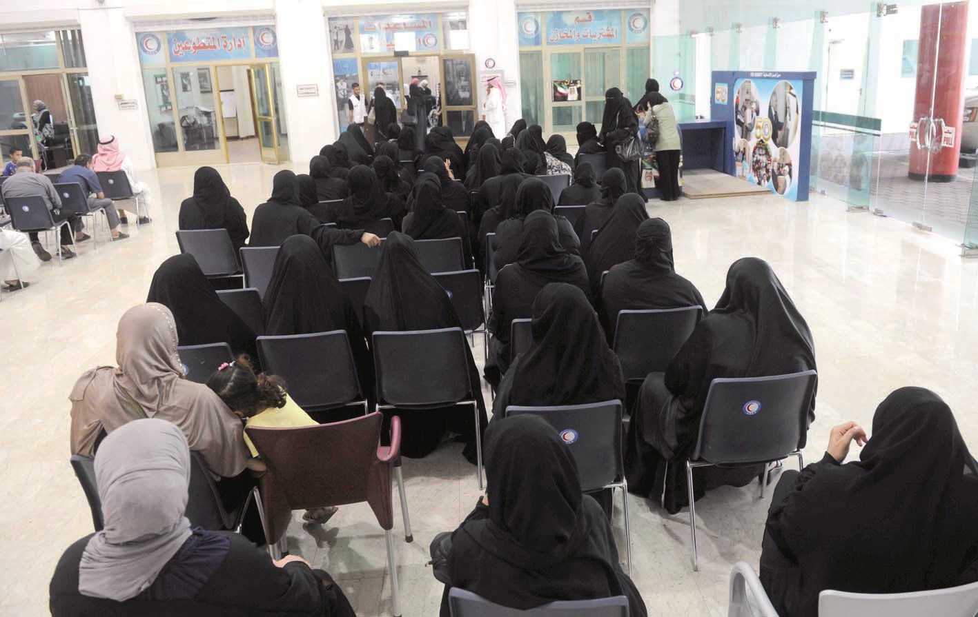 u0627u0644u0623u0645u0647u0627u062a u0648u0627u0644u0623u0633u0631 u0627u0644u0645u0643u0631u0645u0629b(u062au0635u0648u064au0631 u0632u0643u0631u064au0627 u0639u0637u064au0629)