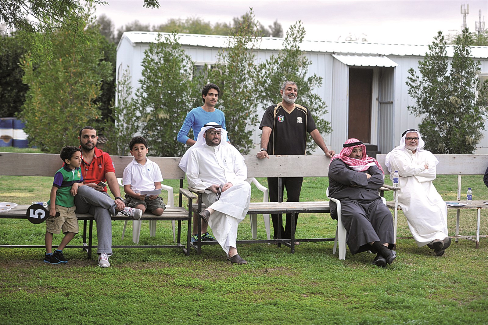 مشاركون في المزاد