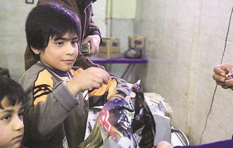 u0635u0648u0631u0629 u0628u062bu062au0647u0627 u0648u0644u0627u064au0629 u0627u0644u062eu064au0631 (u062fu064au0631 u0627u0644u0632u0648u0631) u0644u0627u0637u0641u0627u0644 u064au062au0644u0642u0648u0646 u0627u0644u062du0644u0648u0649