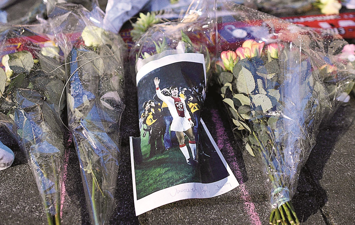 u0648u0631u0648u062f u0648u0636u0639u062au0647u0627 u0627u0644u062cu0645u0627u0647u064au0631 u0627u0644u0647u0648u0644u0646u062fu064au0629 u062eu0627u0631u062c u0627u0644u0645u0644u0639u0628 u0627u0644u0623u0648u0644u0645u0628u064a u0641u064a u0627u0645u0633u062au0631u062fu0627u0645 u062du062fu0627u062fu0627 u0639u0644u0649 u0643u0631u0648u064au0641 (u0623 u0641 u0628)