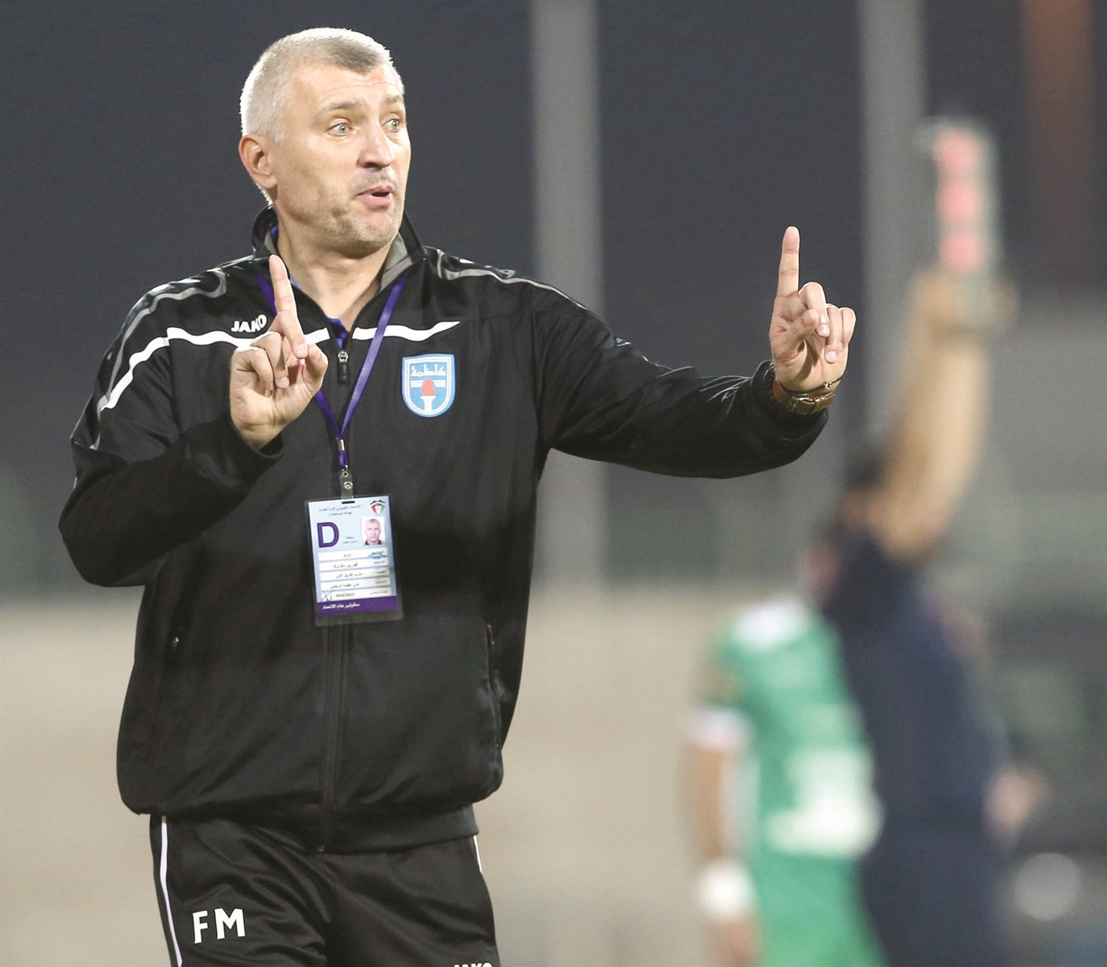 u0645u062fu0631u0628 u0643u0627u0638u0645u0629 u0627u0644u0631u0648u0645u0627u0646u064a u0641u0644u0648u0631u064au0646 u0645u0627u062au0631u0648u0643 (u0627u0644u0623u0632u0631u0642 u062fu0648u062a u0643u0648u0645)