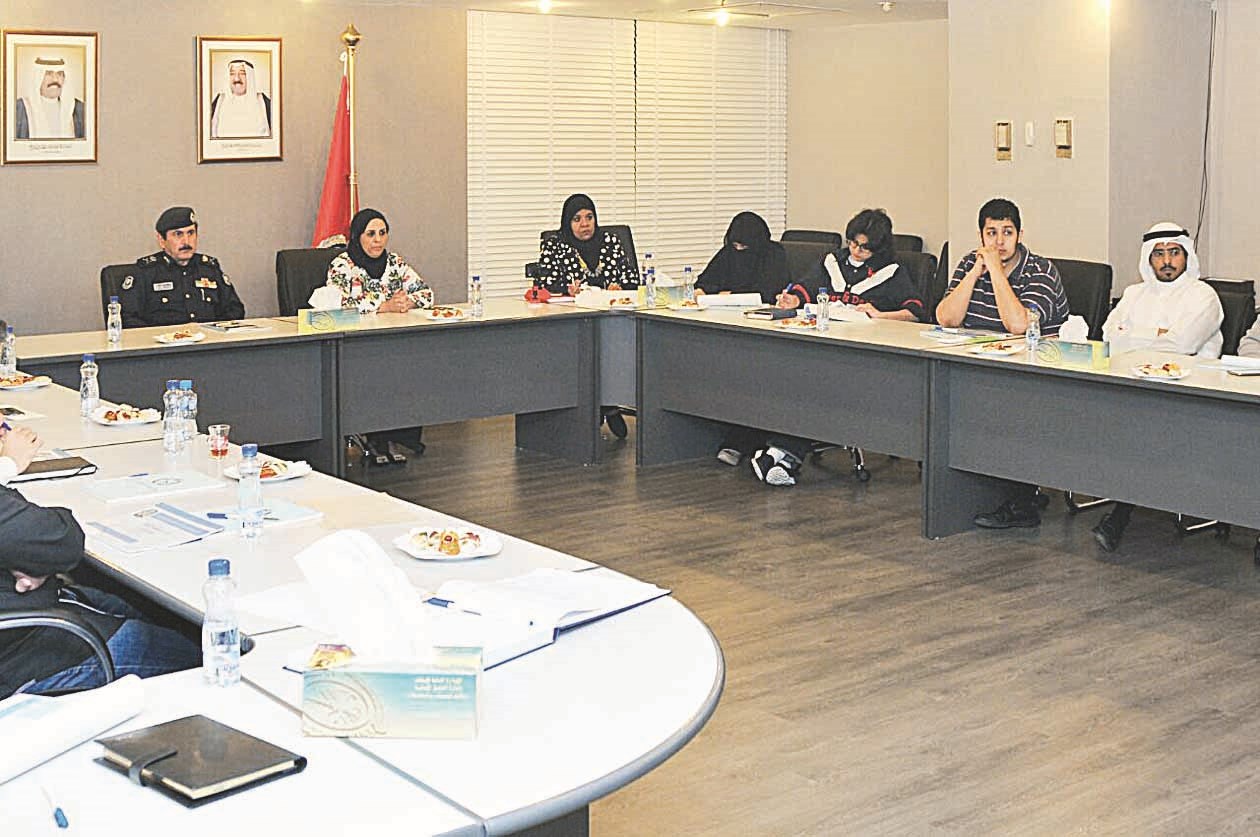 u0627u0644u0645u0643u0631u0627u062f u0645u062au0648u0633u0637u0627u064b u0627u0644u062du0627u0636u0631u064au0646 u0641u064a u0648u0631u0634u0629 u0627u0644u0639u0645u0644