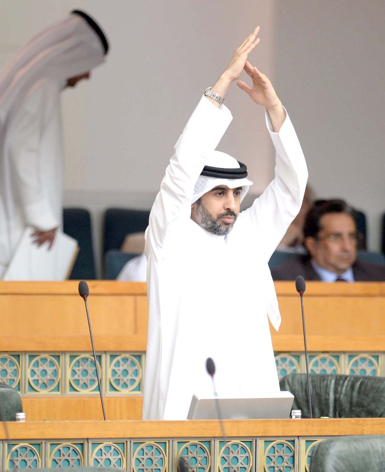 الخميس يطلب نقطة نظام