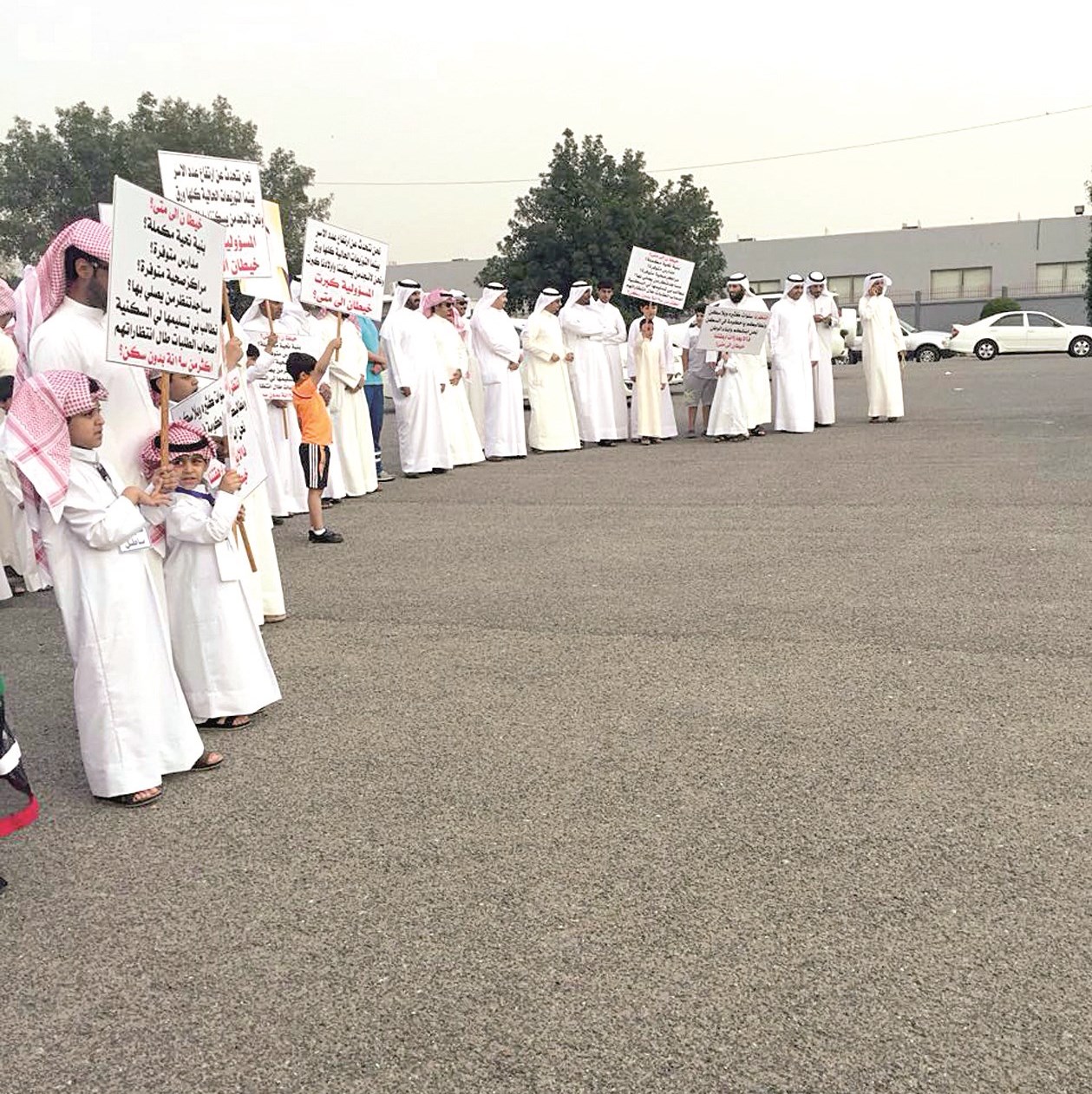 جانب من المعتصمين