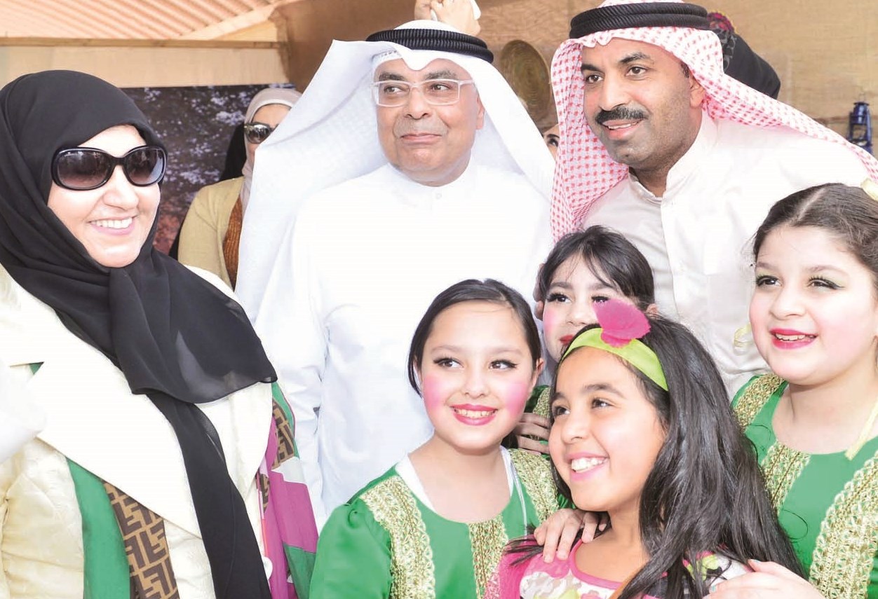 المقصيد والخالدي والفنان طارق العلي وزهرات شاركن في الاحتفالية