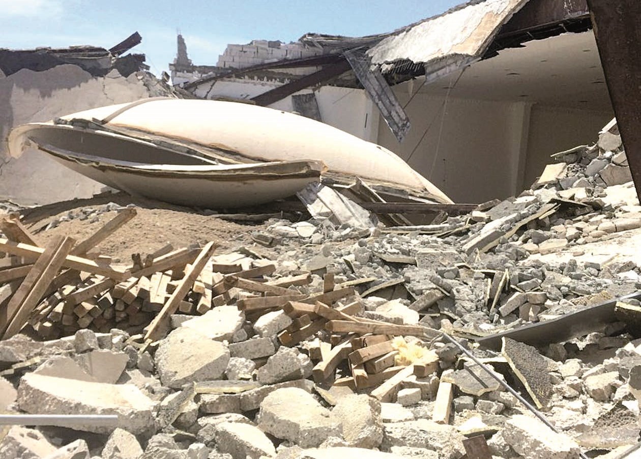 جانب من الانهيار داخل المسجد