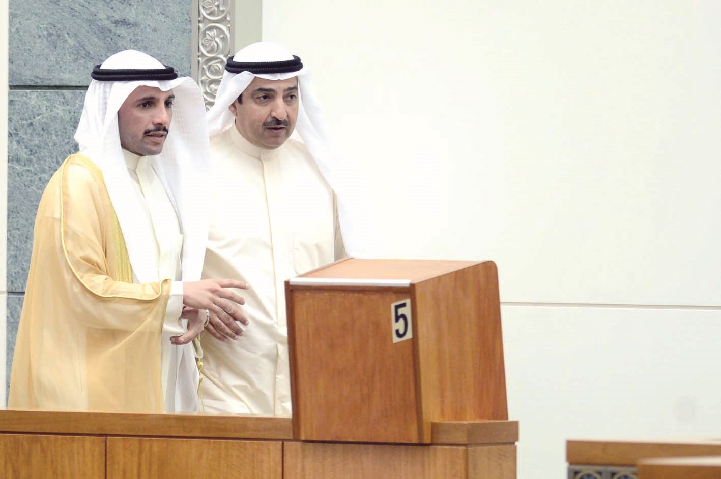 u0627u0644u0631u0626u064au0633 u0627u0644u063au0627u0646u0645 u062eu0644u0627u0644 u062au0648u062cu0647u0647 u0644u062au0631u0624u0633 u0627u0644u062cu0644u0633u0629 ... u0648u0625u0644u0649 u062cu0627u0646u0628u0647 u0627u0644u0639u0645u0631