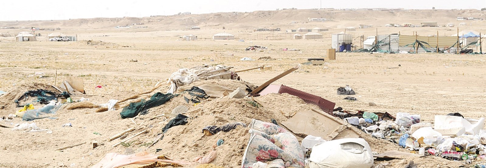 u0628u0639u0636 u0627u0644u0645u062eu064au0645u064au0646 u064au0639u0645u0644u0648u0646 u0639u0644u0649 u062au062fu0645u064au0631 u0627u0644u0628u064au0626u0629b (u062au0635u0648u064au0631 u0646u0627u064au0641 u0627u0644u0639u0642u0644u0629)