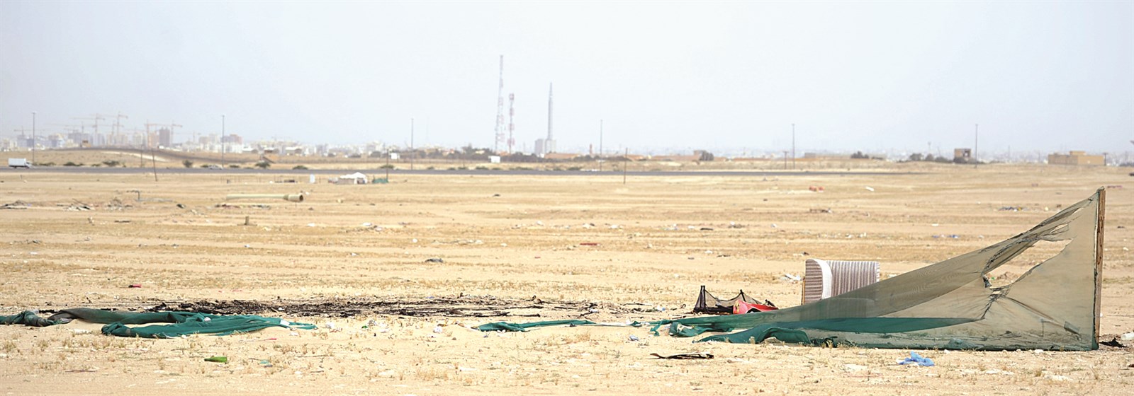 بقايا أحد المخيمات