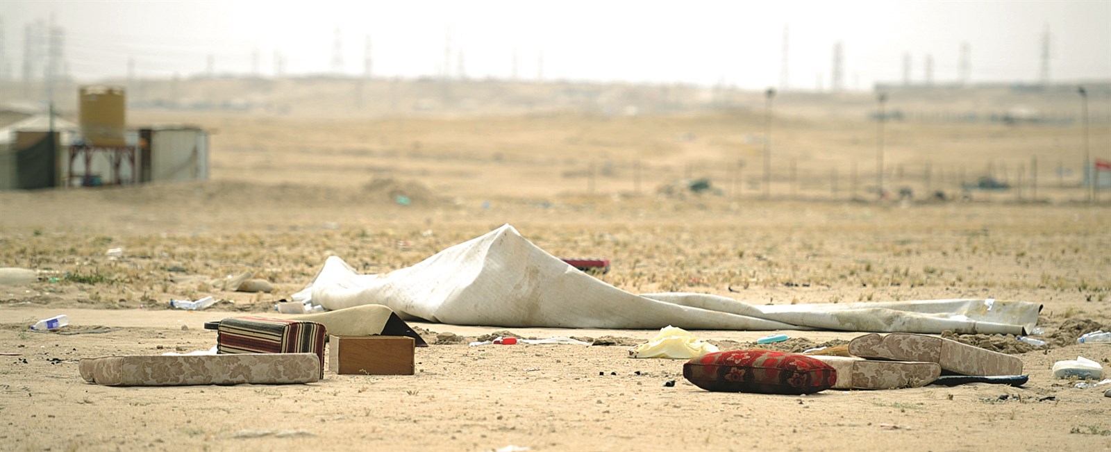 البر بعد الأول من أبريل... مخلفات وقمامة