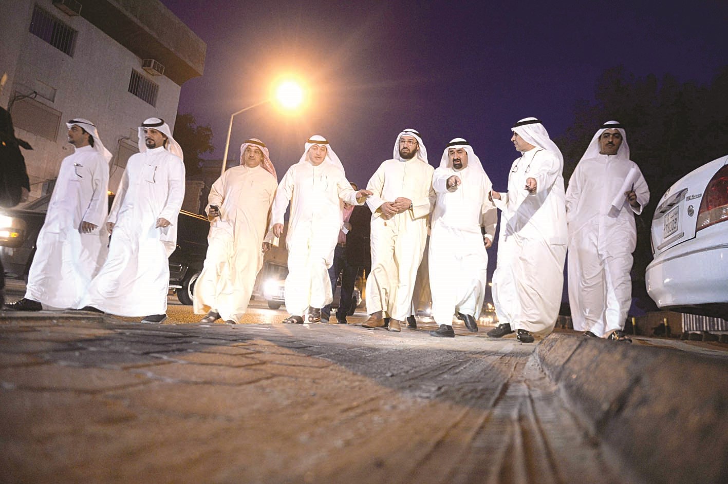 u0627u0644u0639u0645u064au0631 u0648u0639u0633u0643u0631 u0648u0645u0645u062bu0644u0648 u0627u0644u0648u0632u0627u0631u0629 u0641u064a u0623u062du062f u0627u0644u0634u0648u0627u0631u0639   (u062au0635u0648u064au0631 u0623u0633u0639u062f u0639u0628u062fu0627u0644u0644u0647)