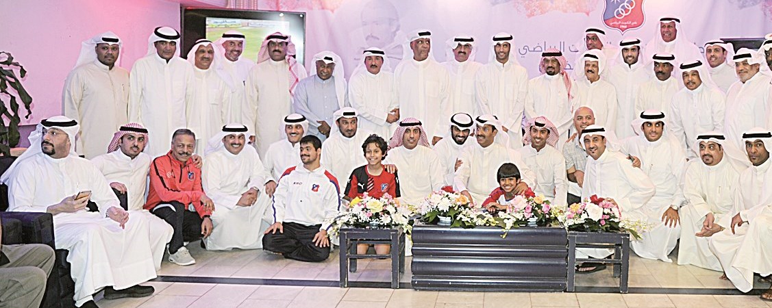 u0644u0642u0637u0629 u062cu0645u0627u0639u064au0629 u0644u0644u062du0636u0648u0631 (u062au0635u0648u064au0631 u0646u0648u0631 u0647u0646u062fu0627u0648u064a)