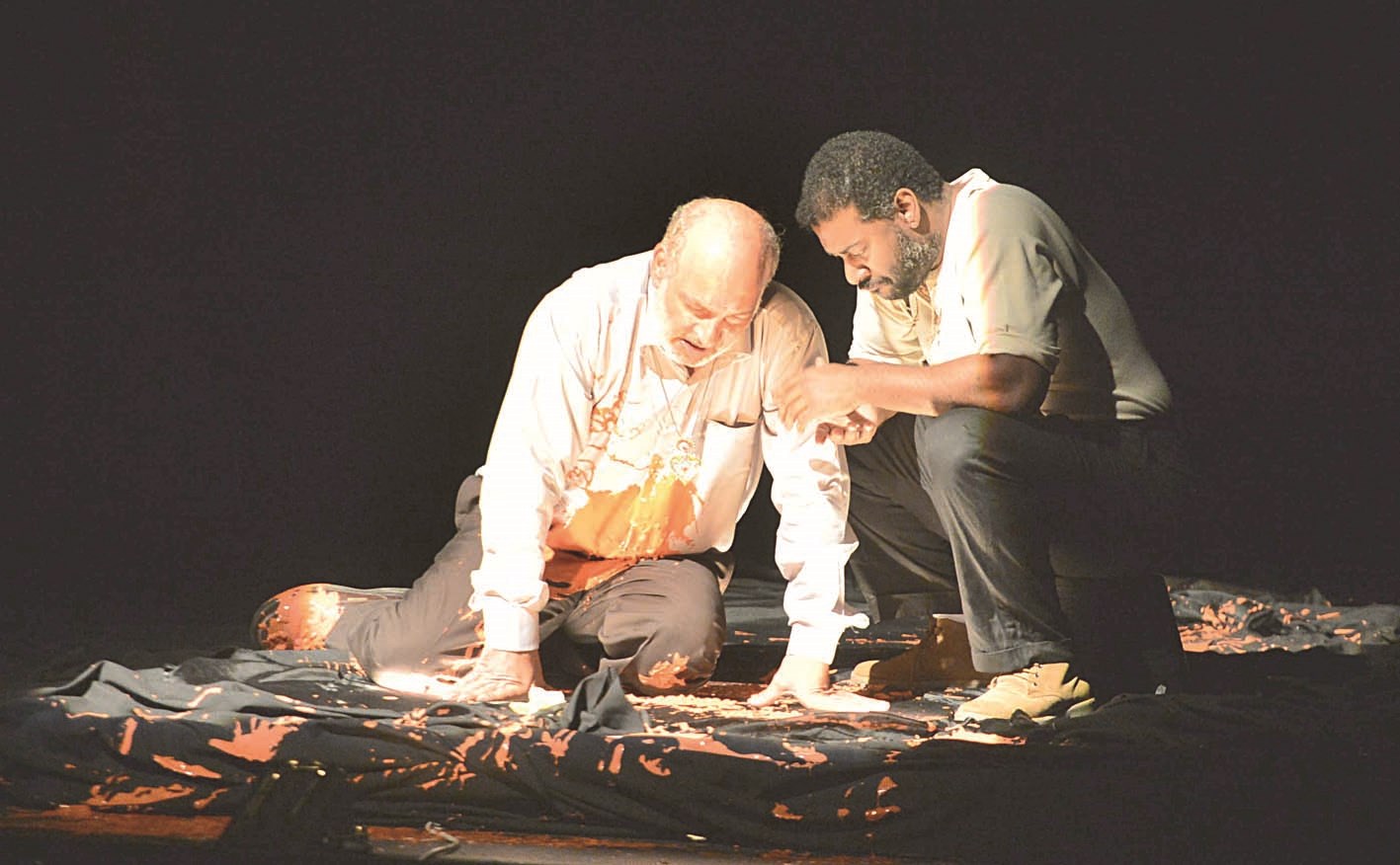 صاحب «الضمير الحي» يحاسب الطاغية