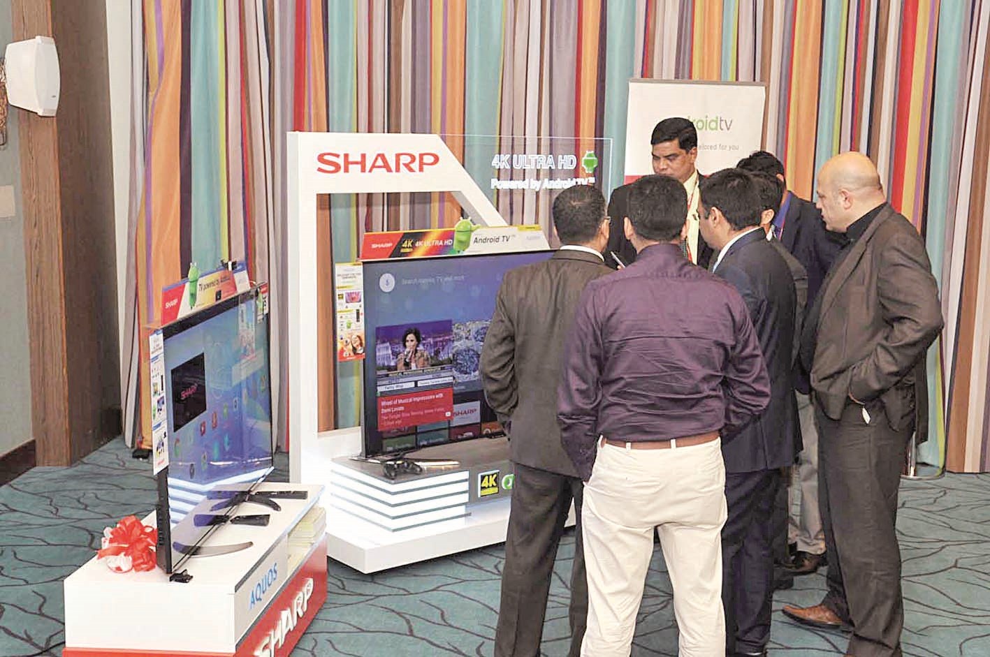 إطلاع العملاء على مزايا التلفاز