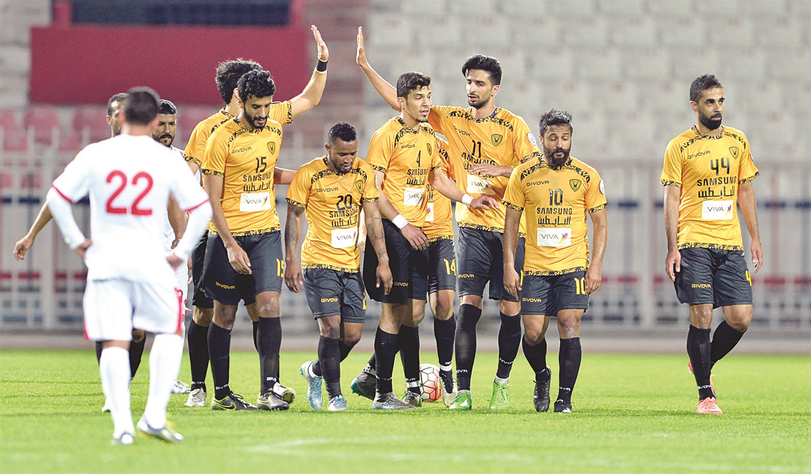 u0627u0644u0642u0627u062fu0633u064au0629 u064au062du0644u0642 u0648u062du064au062fu0627u064b u0628u0627u0644u0635u062fu0627u0631u0629 (u0627u0644u0623u0632u0631u0642 u062fu0648u062a u0643u0648u0645)