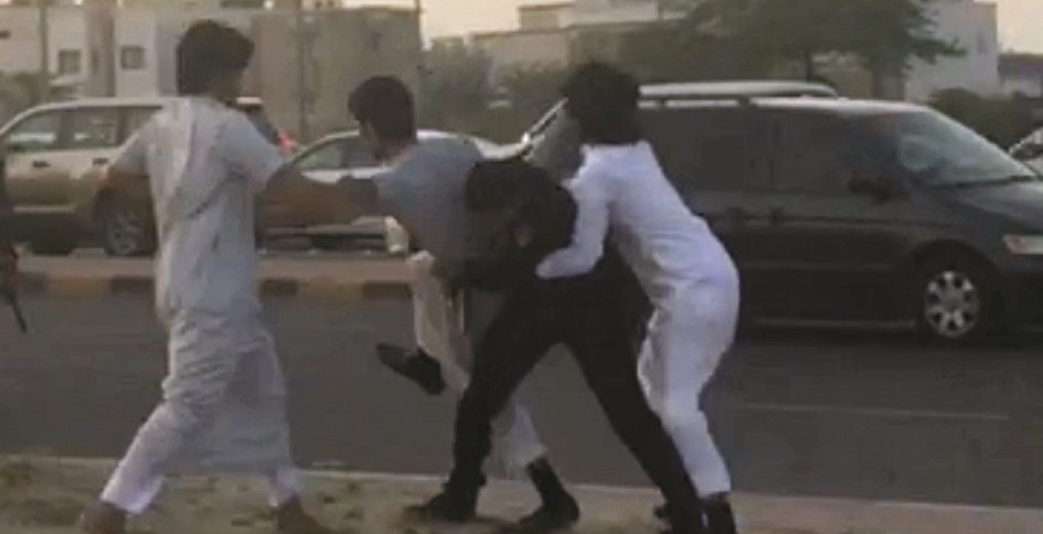 u0645u062au062cu0645u0647u0631u0648u0646 u064au0639u062au062fu0648u0646 u0639u0644u0649 u0639u0633u0643u0631u064a