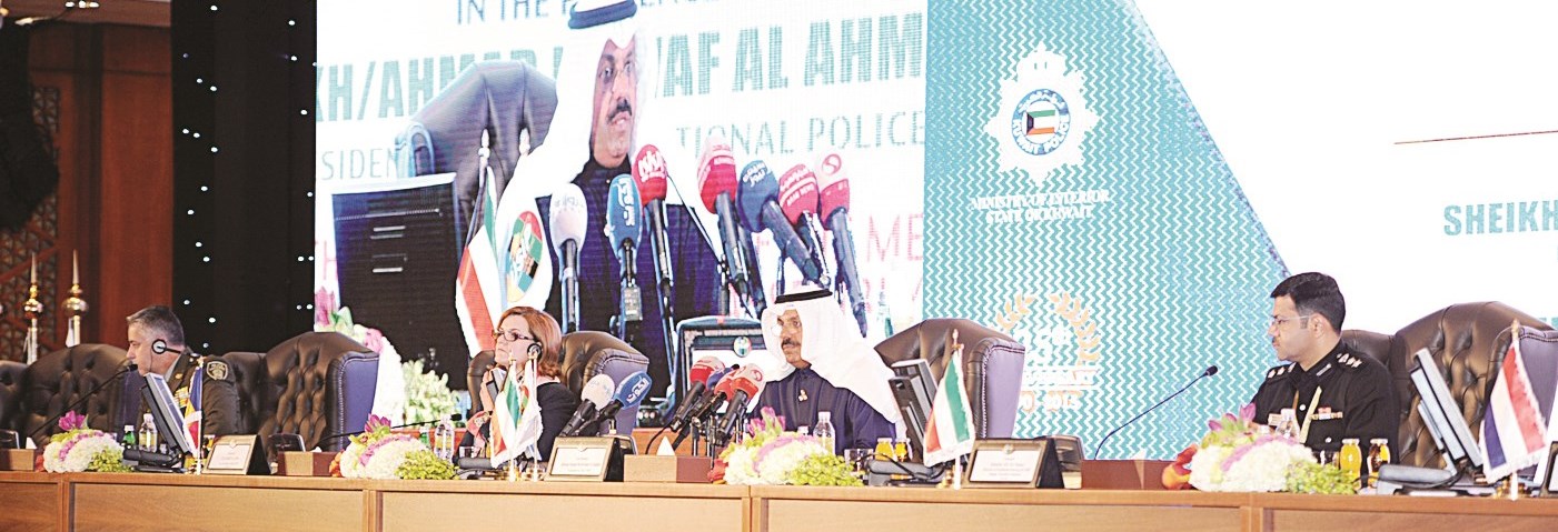 u0623u062du0645u062f u0627u0644u0646u0648u0627u0641 u0645u062au0631u0626u0633u0627u064b u0627u062cu062au0645u0627u0639 u0627u0644u0627u062au062du0627u062f u0627u0644u062fu0648u0644u064a u0644u0644u0631u064au0627u0636u0629 u0627u0644u0634u0631u0637u064au0629 b(u062au0635u0648u064au0631 u0637u0627u0631u0642 u0639u0632u0627u0644u062fu064au0646)