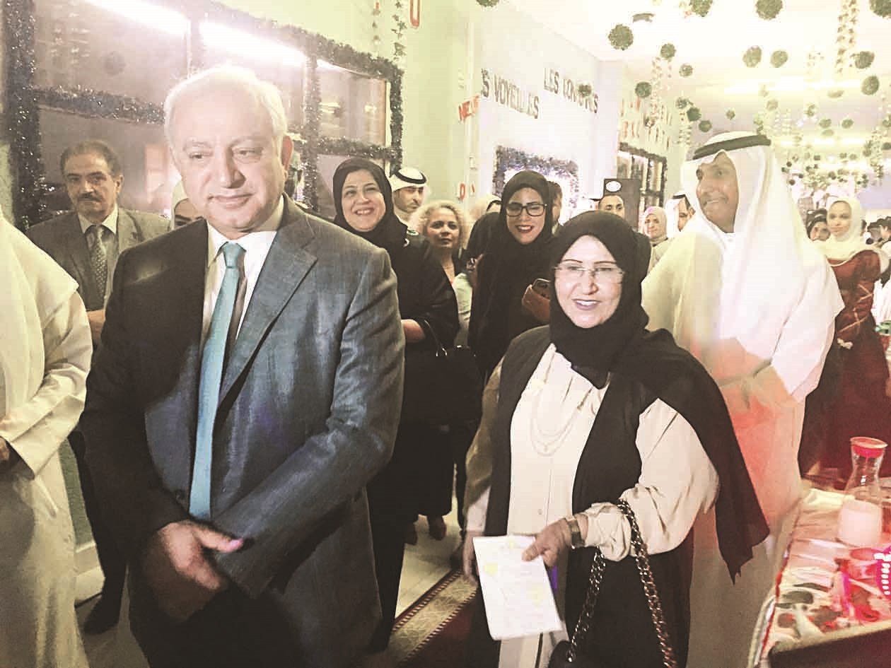 u0627u0644u0648u0632u064au0631 u0627u0644u0639u064au0633u0649 u0648u0645u062fu064au0631u0629 u00abu062au0639u0644u064au0645u064au0629 u0627u0644u0639u0627u0635u0645u0629u00bb u0641u064a u0627u062du062au0641u0627u0644 u062bu0627u0646u0648u064au0629 u062cu0645u0627u0646u0629 u0628u0646u062a u0623u0628u064a u0637u0627u0644u0628