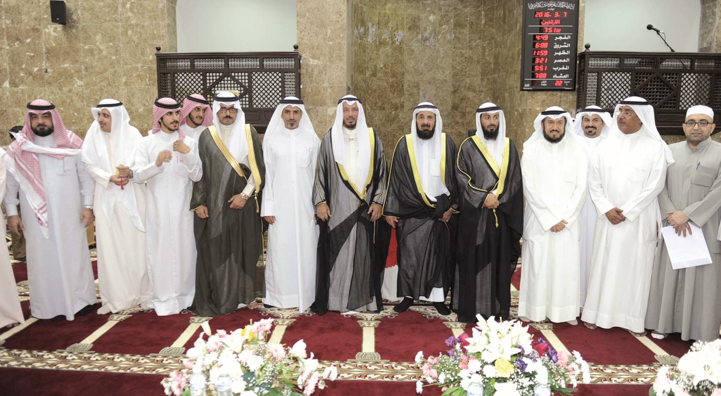 u0627u0644u0645u0639u062au0648u0642 u0645u062au0648u0633u0637u0627u064b u0622u0644 u0627u0644u0628u062fu064au062d u0648u0627u0644u0633u0647u0644u064a u0641u064a u0644u0642u0637u0629 u062au0630u0643u0627u0631u064au0629 (u062au0635u0648u064au0631 u0637u0627u0631u0642 u0639u0632u0627u0644u062fu064au0646)