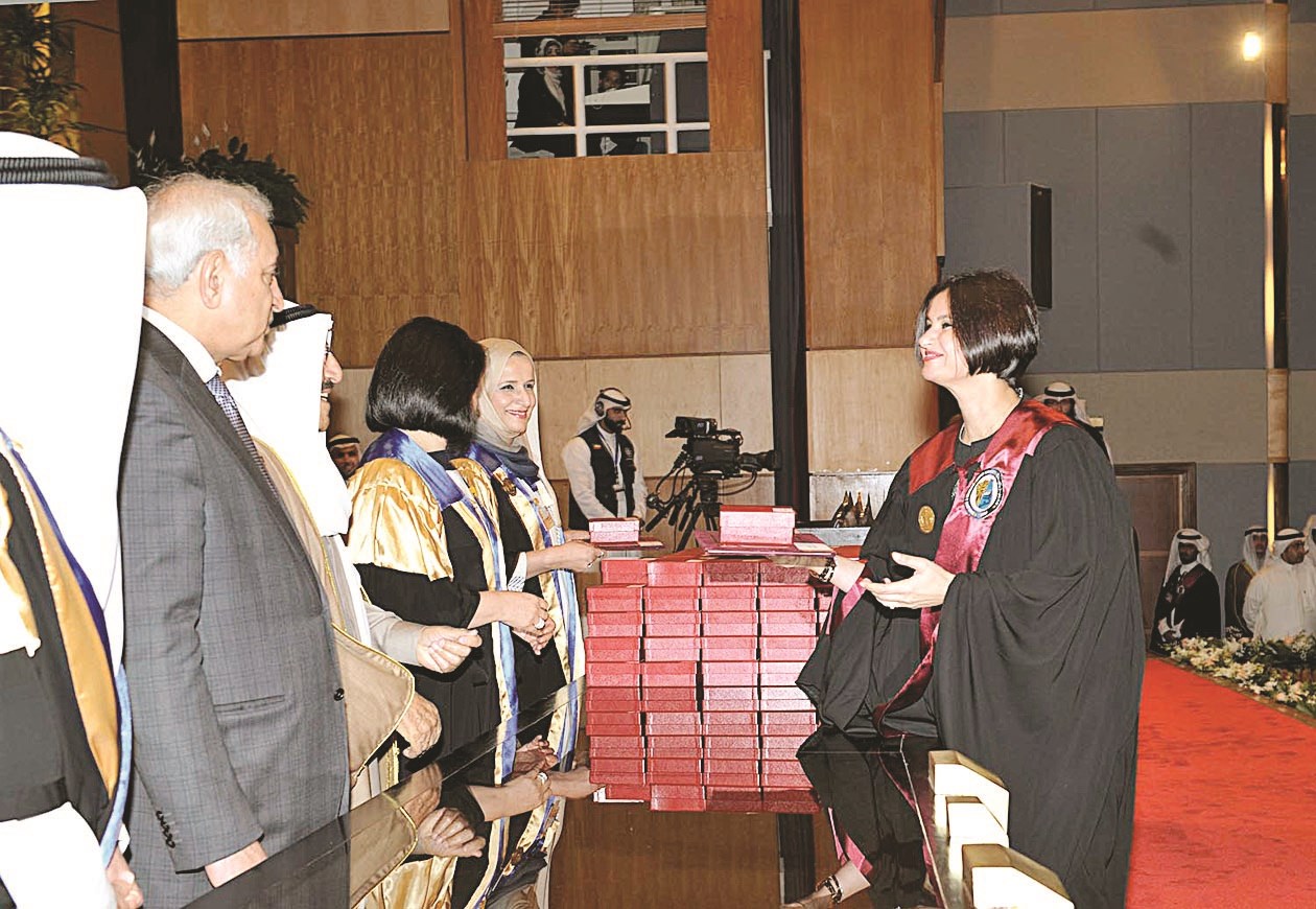 .. ومتفوقة أخرى