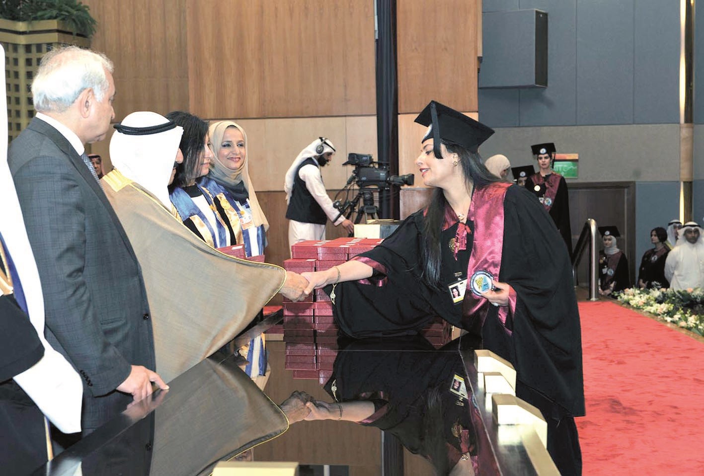 متفوقة تحظى بتكريم سام