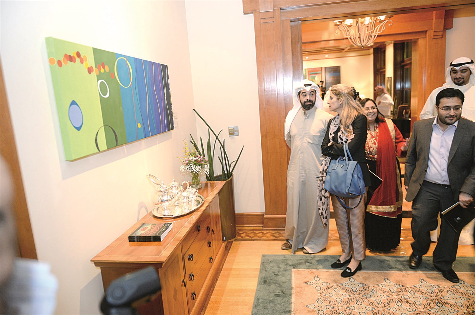 لوحات فنية زينت بيت السفير الأميركي