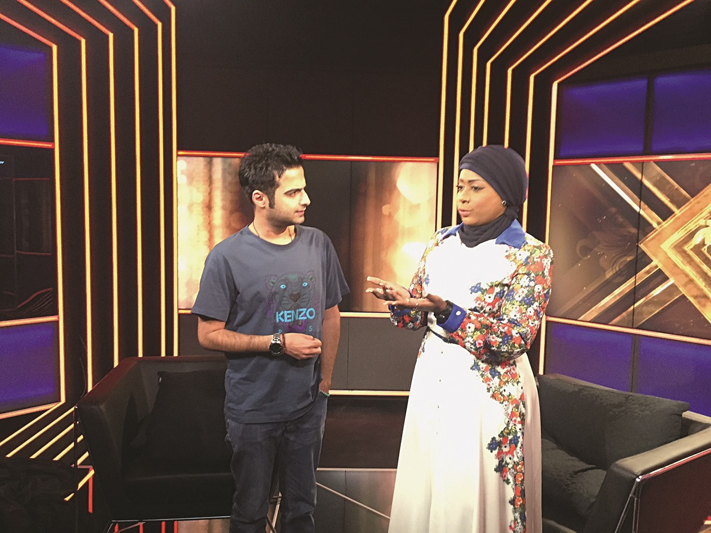 إيمان تتحدث إلى الزميل حمود العنزي