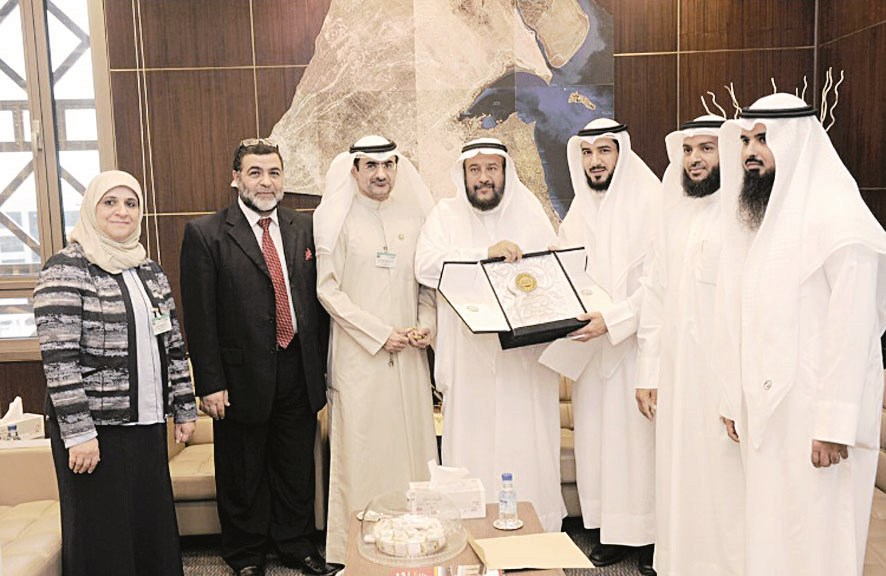 u0645u0645u062bu0644u0648 u0627u0644u062cu0645u0639u064au0629 u064au0633u0644u0645u0648u0646 u0627u0644u0634u064au0643 u0644u0642u064au0627u062fu0627u062a u0628u064au062a u0627u0644u0632u0643u0627u0629