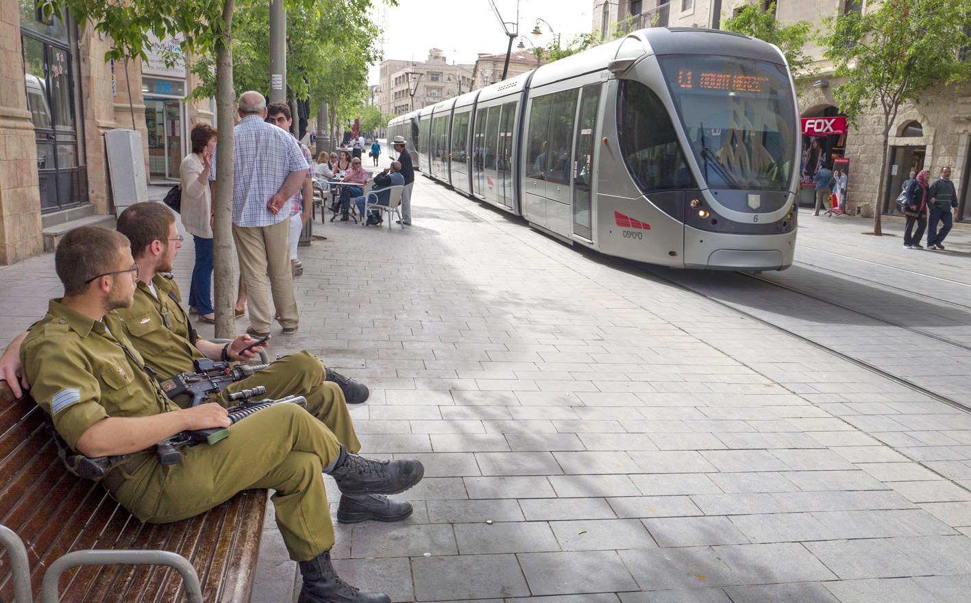 u062cu0646u0648u062f u0625u0633u0631u0627u0626u064au0644u064au0648u0646 u0641u064a u0623u062du062f u0634u0648u0627u0631u0639 u0627u0644u0642u062fu0633 u0627u0644u063au0631u0628u064au0629b( u0627 u0628)