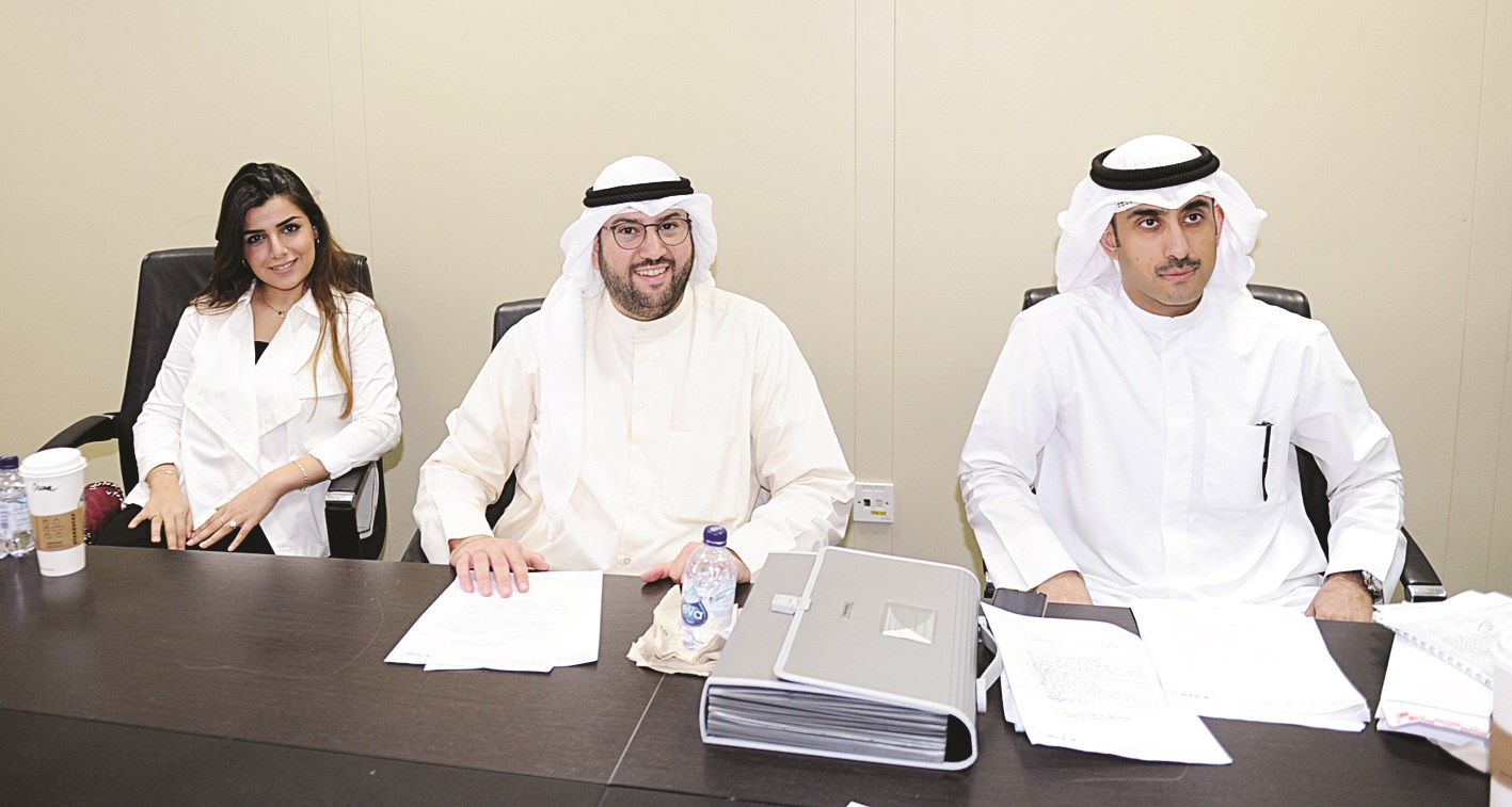 u0627u0644u0633u0631u064a u0645u062au0631u0626u0633u0627u064b u0627u0644u0627u062cu062au0645u0627u0639 (u062au0635u0648u064au0631 u0637u0627u0631u0642 u0639u0632u0627u0644u062fu064au0646)