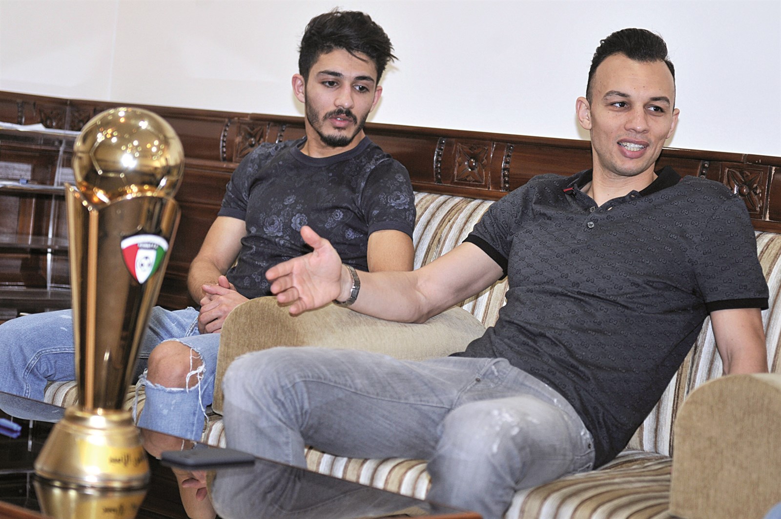 u0627u0644u0647u0645u0627u0645u064a u0648u0627u0644u062du0631u0628u064a u0648u0627u0644u0643u0623u0633 u0627u0644u063au0627u0644u064au0629 u0641u064a u062fu064au0648u0627u0646u064au0629 u00abu0627u0644u0631u0627u064au00bb (u062au0635u0648u064au0631 u0646u0648u0631 u0647u0646u062fu0627u0648u064a)