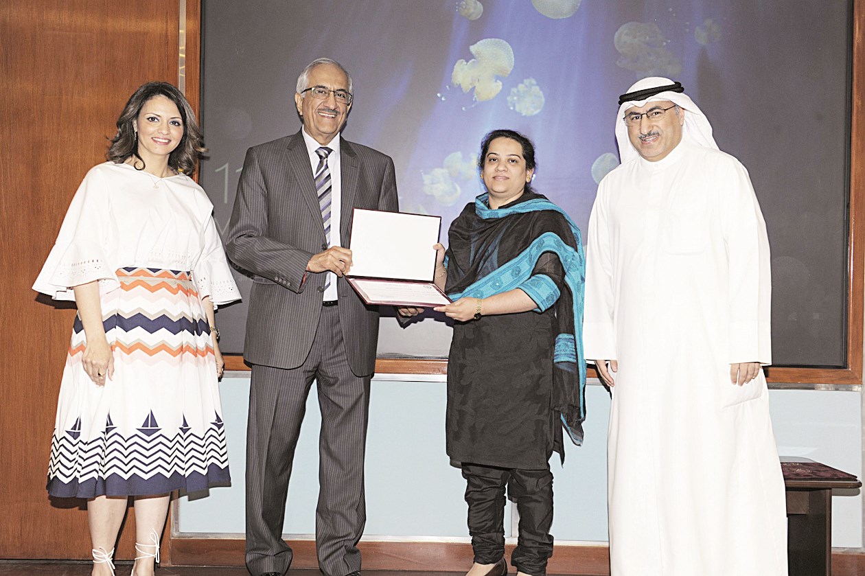 u062cu0627u0646u0628 u0645u0646 u062au0643u0631u064au0645 u0641u0631u064au0642 u0627u0644u0639u0645u0644