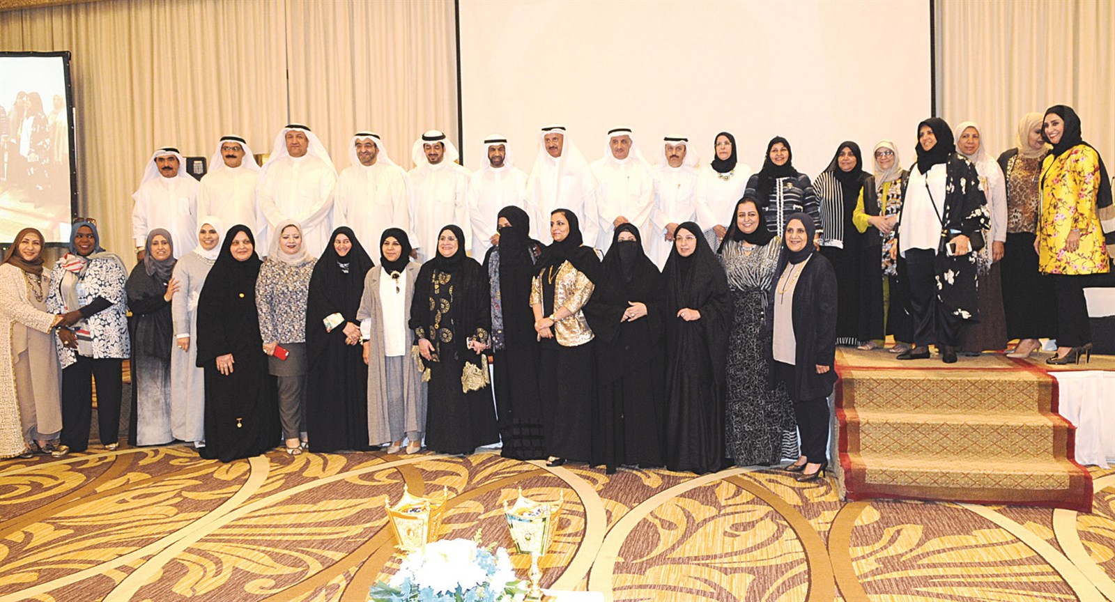 u0627u0644u0645u0643u0631u0645u0648u0646 u0641u064a u0644u0642u0637u0629 u062cu0627u0645u0639u0629 (u062au0635u0648u064au0631 u0643u0631u0645 u0630u064au0627u0628)