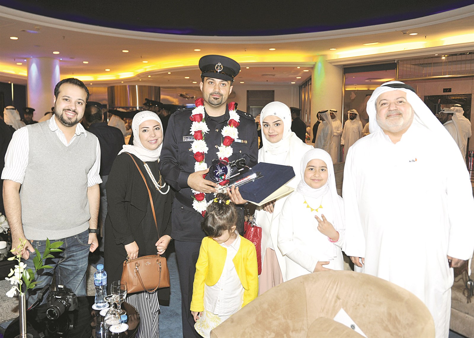 الضابط عبدالله العطار مع عائلته