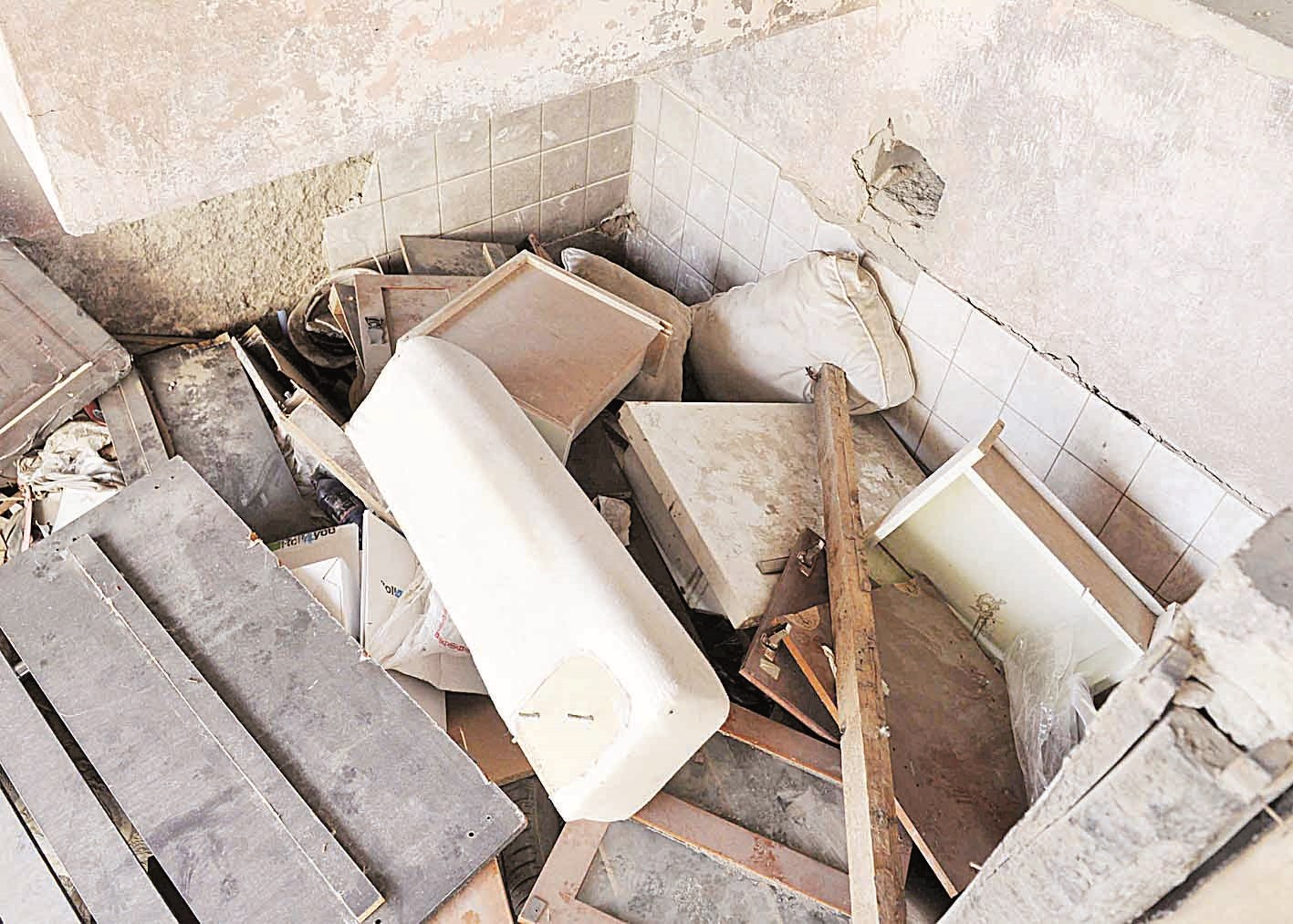 مواد قابلة للاشتعال والبلدية غائبة