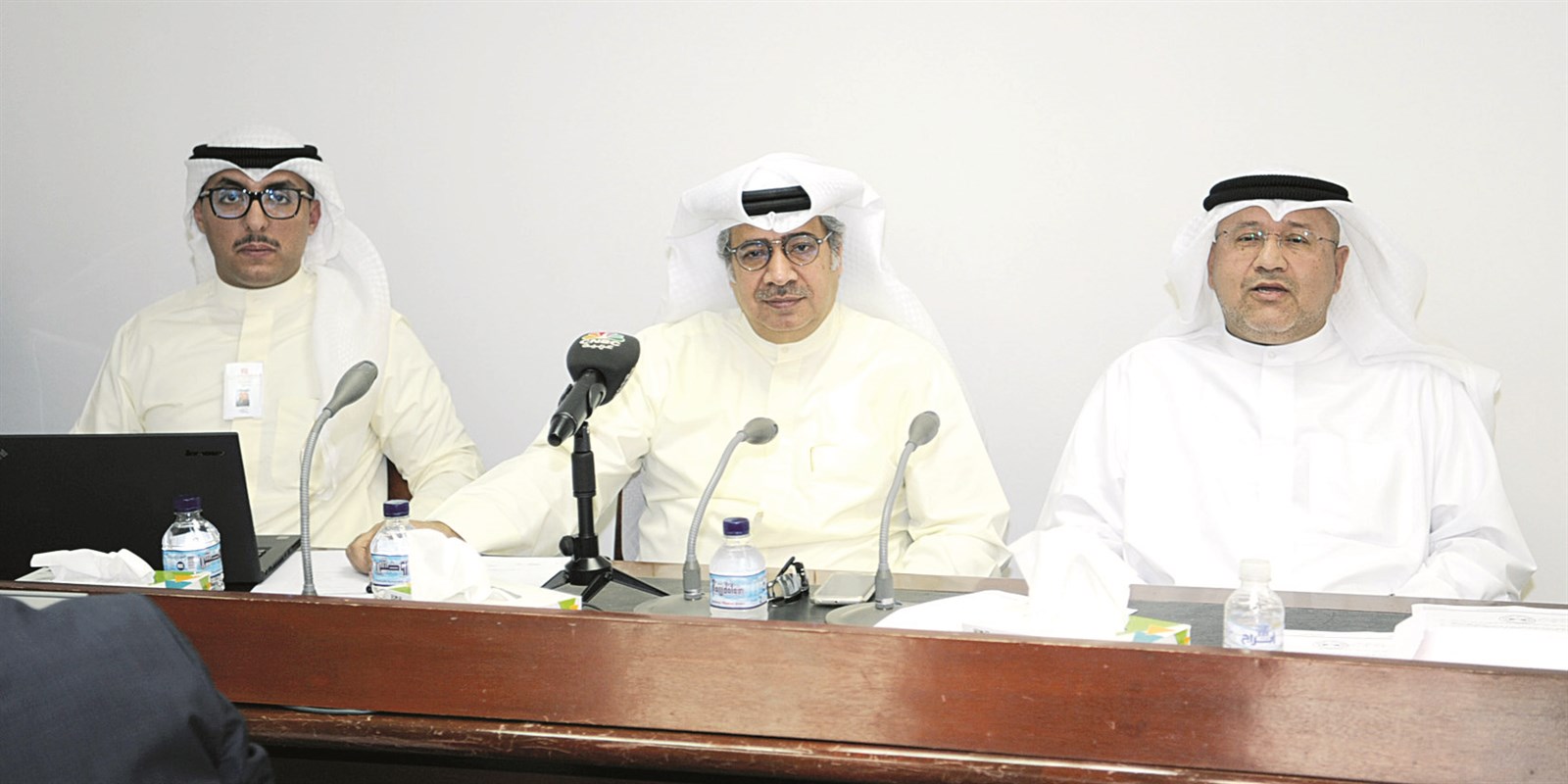 u0627u0644u0639u062au0627u0644 u0648u0627u0644u0633u0644u0645u064a u062eu0644u0627u0644 u0627u0644u0627u062cu062au0645u0627u0639 (u062au0635u0648u064au0631 u0637u0627u0631u0642 u0639u0632u0627u0644u062fu064au0646)