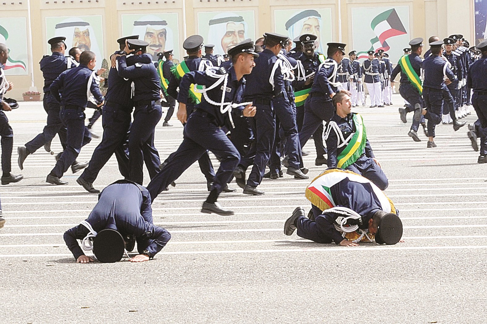 u0641u0631u062du0629 u0627u0644u062au062eu0631u062c u0648u0633u062cu0648u062f u0644u0644u0647 u0634u0643u0631u0627 (u062au0635u0648u064au0631 u0632u0643u0631u064au0627 u0639u0637u064au0629)