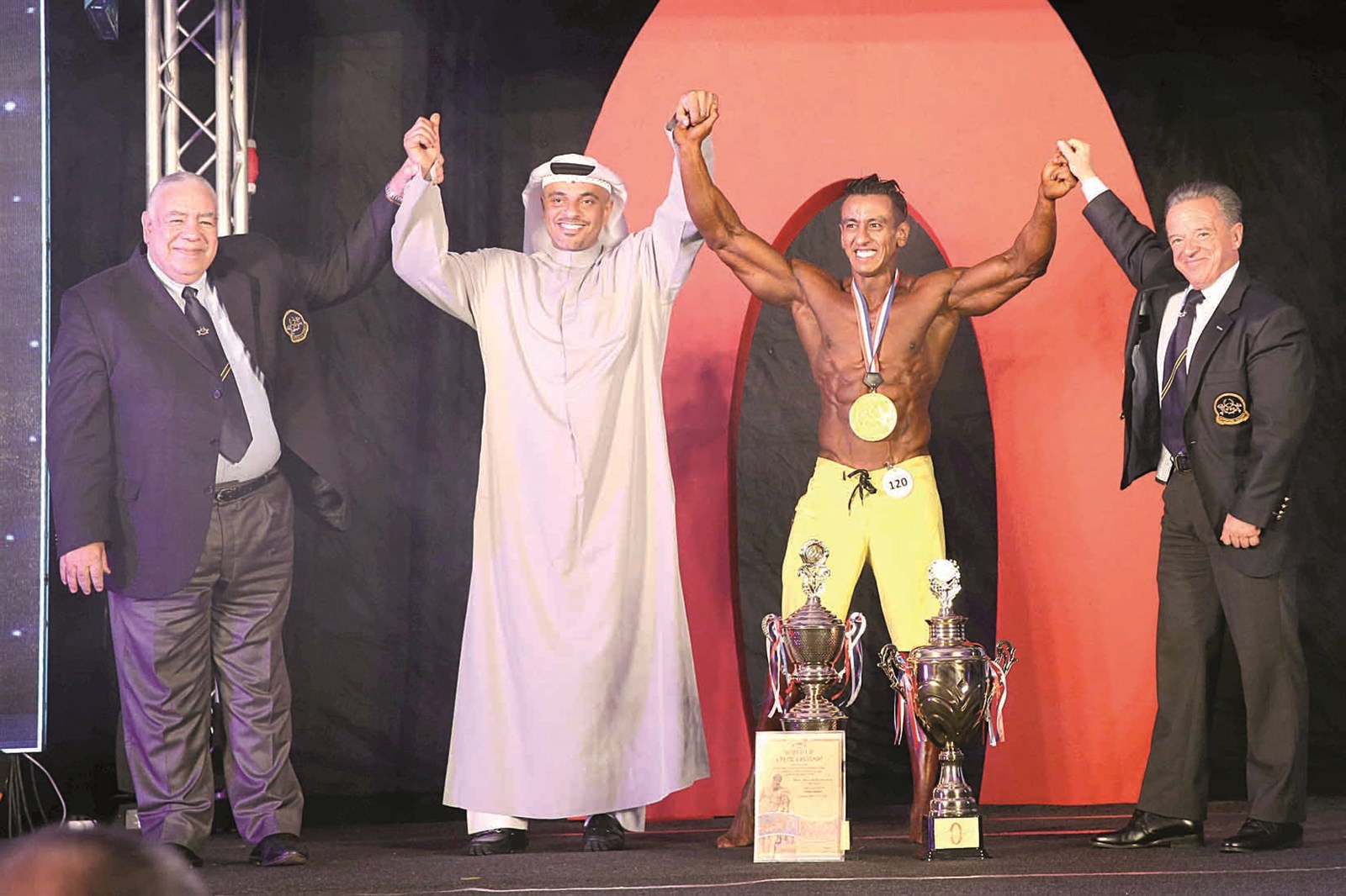 بدر بودي ورافايل سنتيجا وعادل فهيم يتوّجون عمر الخلف