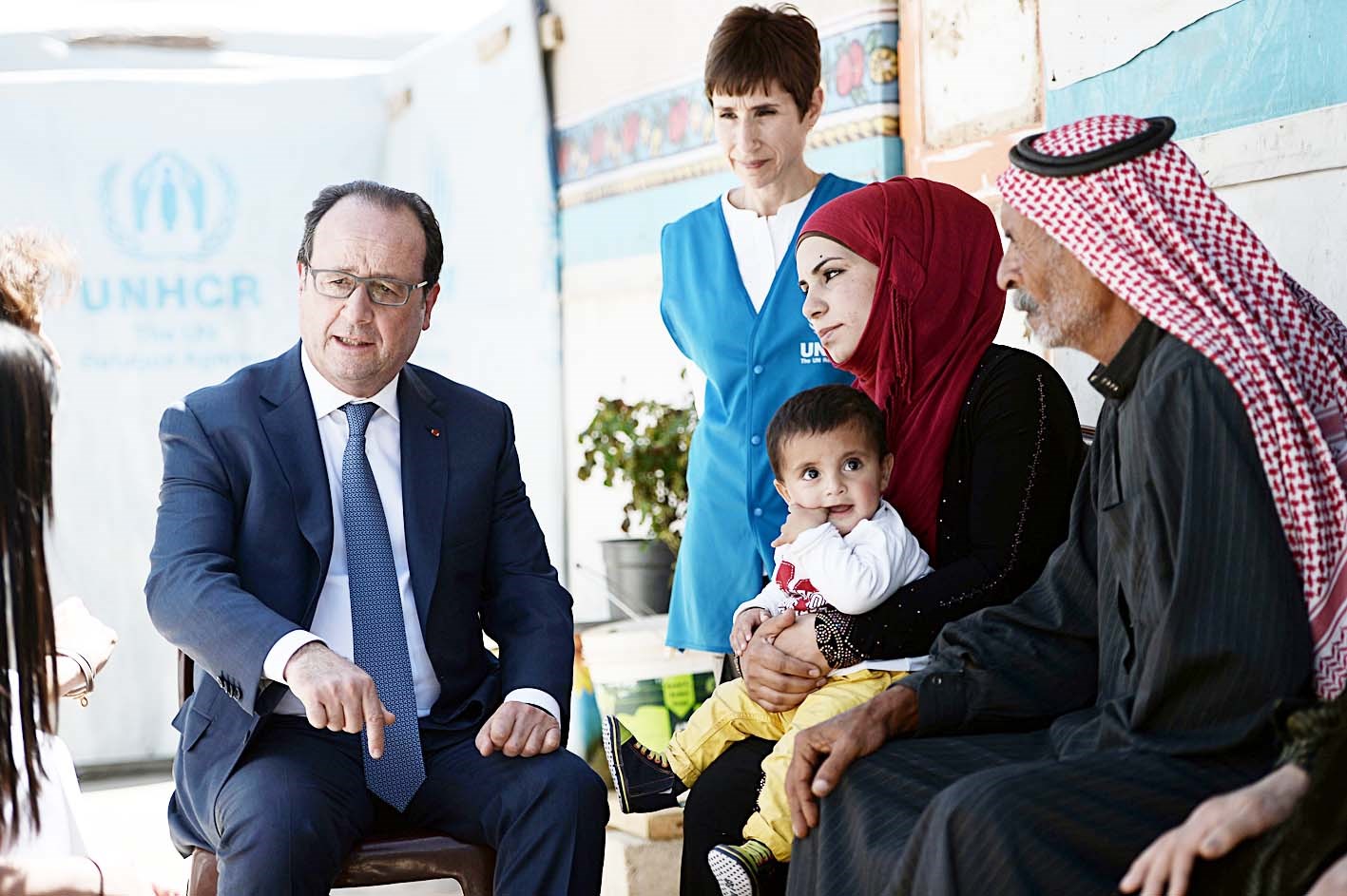 u0627u0644u0631u0626u064au0633 u0627u0644u0641u0631u0646u0633u064a u064au0632u0648u0631 u0639u0627u0626u0644u0629 u0633u0648u0631u064au0629 u0646u0627u0632u062du0629 u0641u064a u0645u062eu064au0645 u0627u0644u062fu0644u0647u0645u064au0629 u063au064au0631 u0627u0644u0631u0633u0645u064a u0642u0631u0628 u0645u062fu064au0646u0629 u0632u062du0644u0629 u0641u064a u0627u0644u0628u0642u0627u0639 u0627u0644u0644u0628u0646u0627u0646u064a (u0623 u0641 u0628)