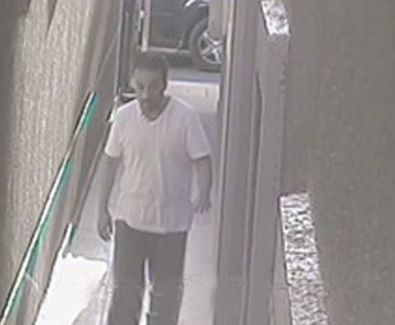 ... وقاصداً المطبخ