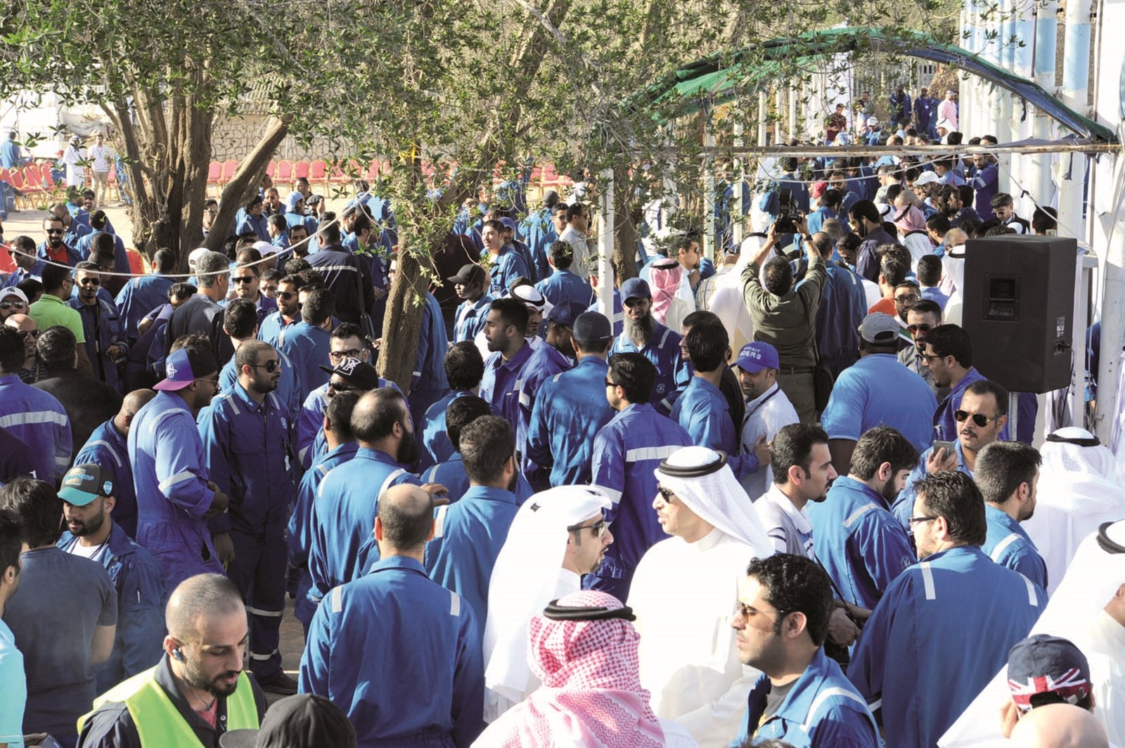 u00abu0627u0644u0646u0641u0637u064au0648u0646u00bb... u0623u0648u0644 u064au0648u0645 u0625u0636u0631u0627u0628 (u062au0635u0648u064au0631 u0637u0627u0631u0642 u0639u0632 u0627u0644u062fu064au0646)