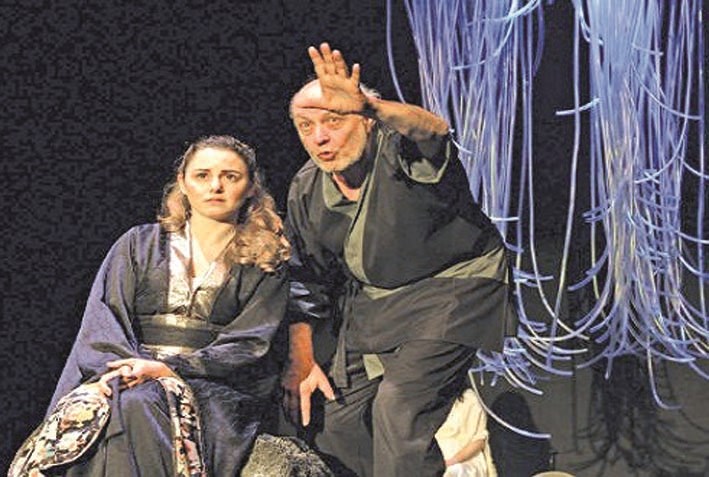 مشهد من المسرحية