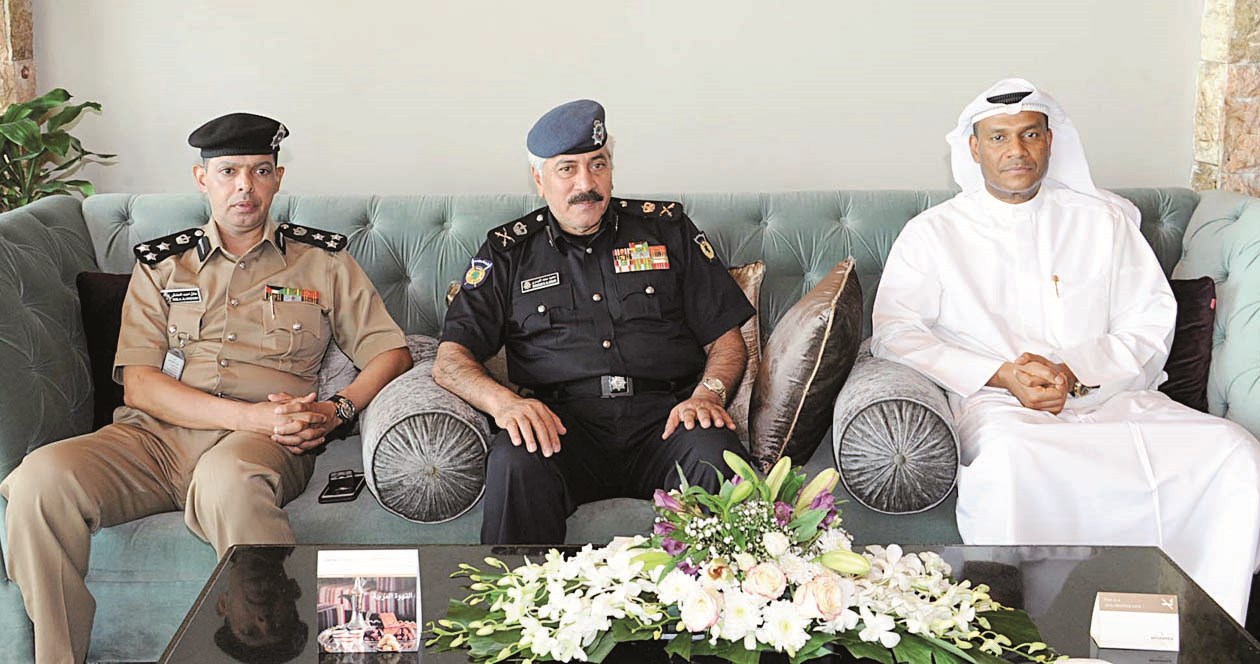 الدوسري متوسطاً الحشاش ومحمد العبدالله