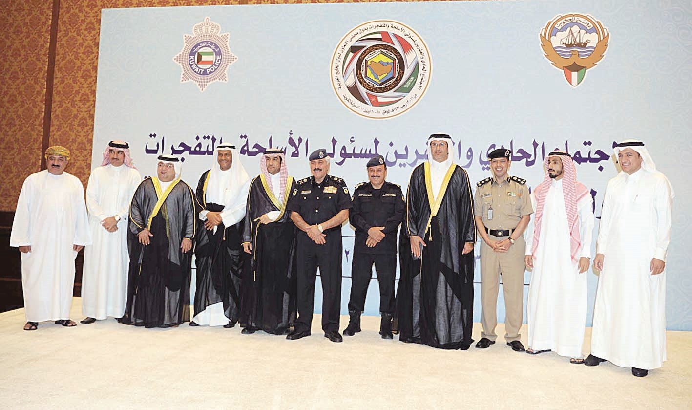 u0627u0644u062fu0648u0633u0631u064a u0645u062au0648u0633u0637u0627u064b u0645u0633u0624u0648u0644u064a u0627u0644u0623u0633u0644u062du0629 u0648u0627u0644u0645u062au0641u062cu0631u0627u062a u0627u0644u062eu0644u064au062cu064au064au0646 (u062au0635u0648u064au0631 u0637u0627u0631u0642 u0639u0632u0627u0644u062fu064au0646)