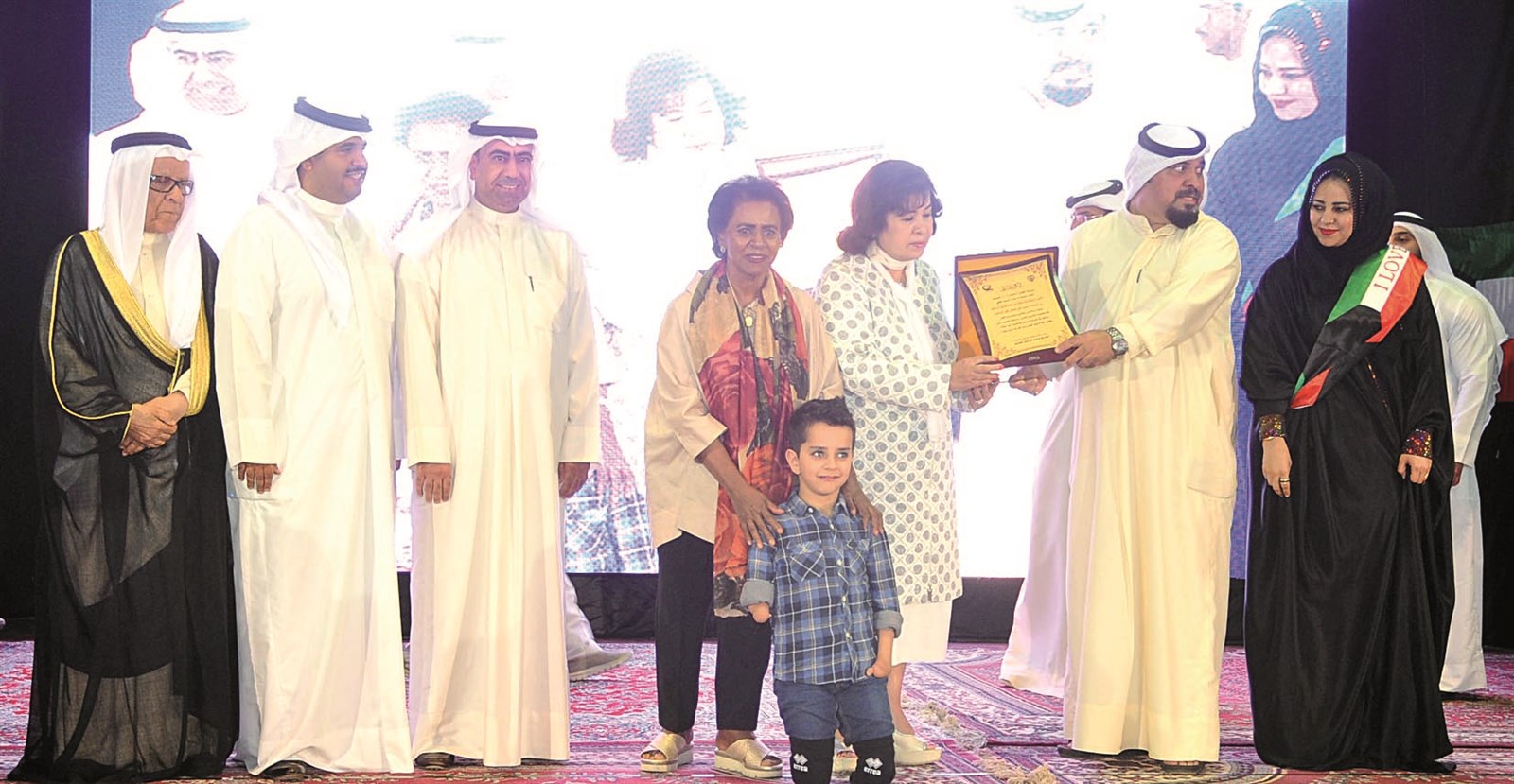 u062fu0631u0639 u0645u0646 u00abu062fu064au0631u0629 u0627u0644u062eu064au0631u00bb u0644u0645u064au0645u0648u0646u0629 u0627u0644u0635u0628u0627u062d (u062au0635u0648u064au0631 u062cu0644u0627u0644 u0645u0639u0648u0636)