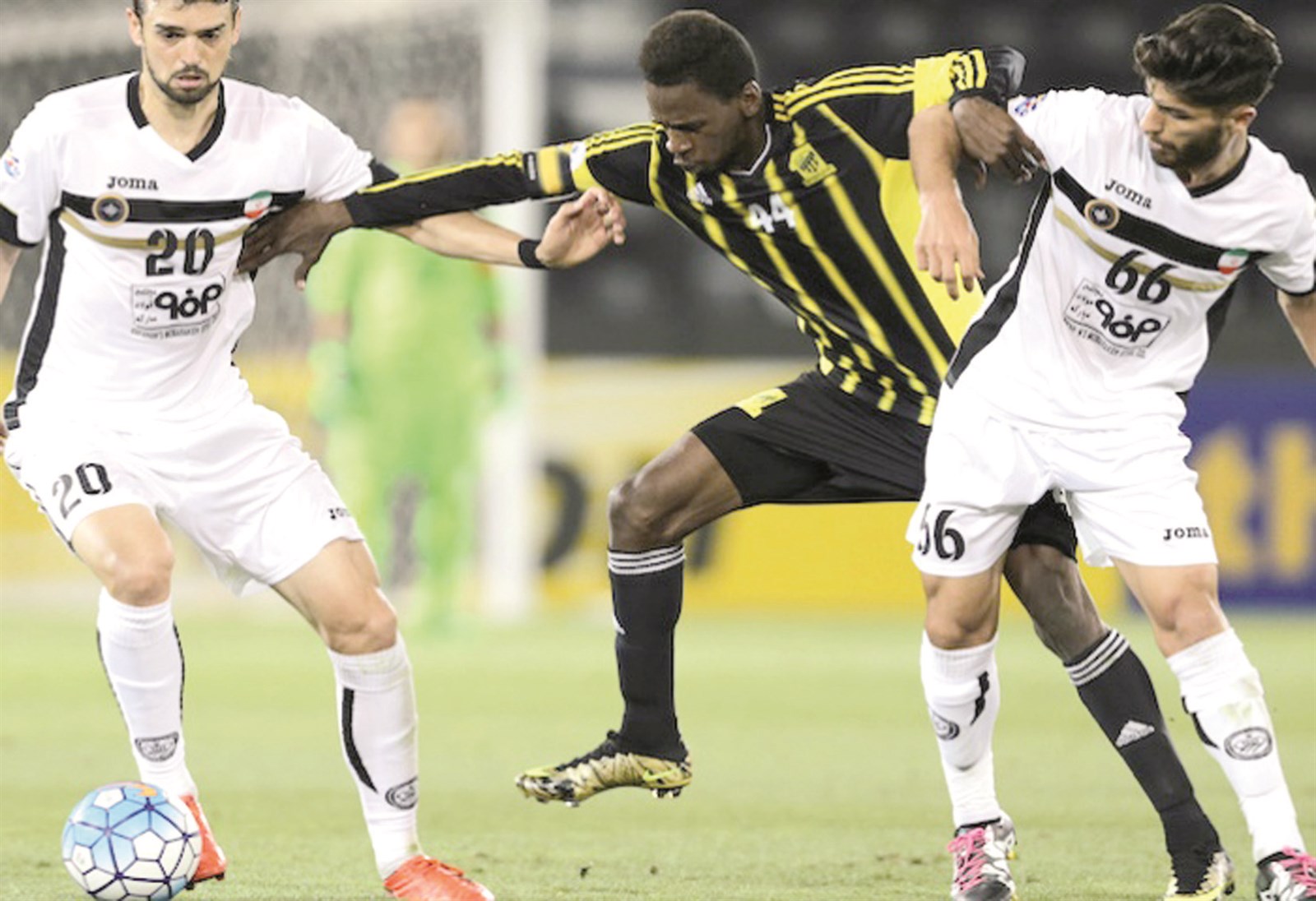 u0645u0647u0627u062cu0645 u0627u0644u0627u062au062du0627u062f u0645u062eu062au0627u0631 u0641u0644u0627u062au0629 u0641u064a u0635u0631u0627u0639 u0639u0644u0649 u0627u0644u0643u0631u0629 u0645u0639 u0645u062fu0627u0641u0639u064a u0641u0648u0644u0627u0630