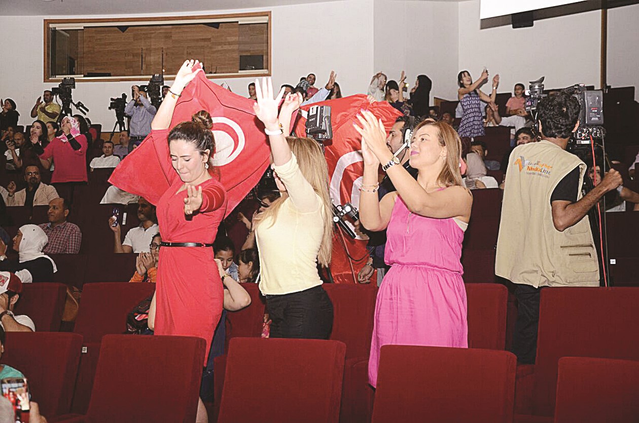 الجمهور التونسي يتفاعل مع الحداد