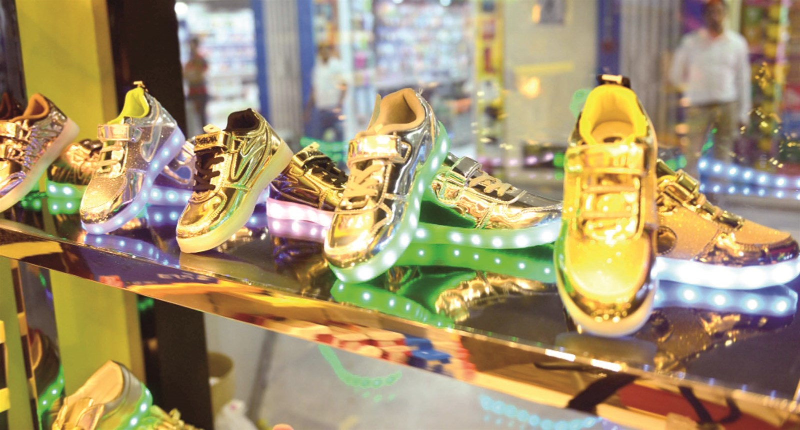 موديلات مختلفة